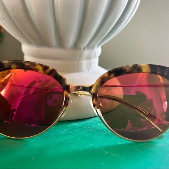 Krewe Josephine Cat Eye Sunglasses display picture 1